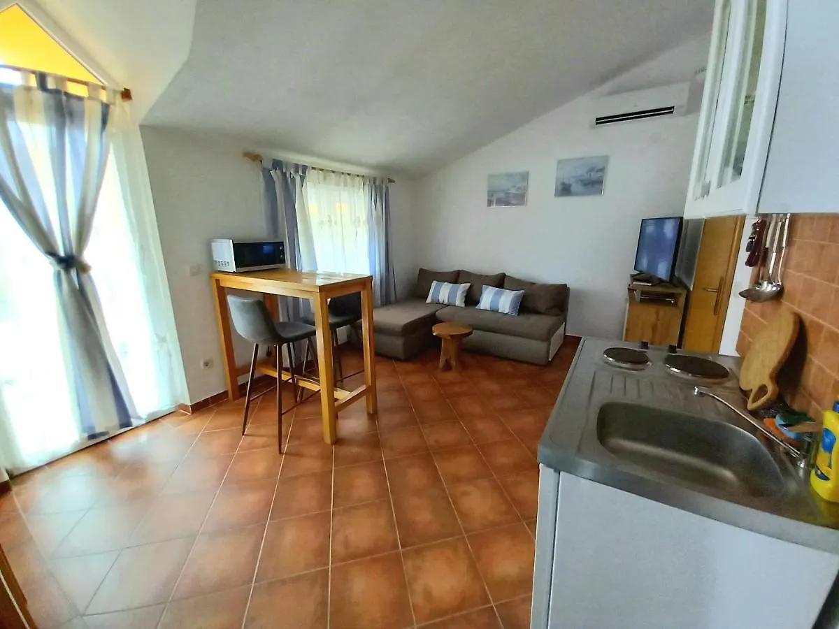 Studio Apartment Nina Pula