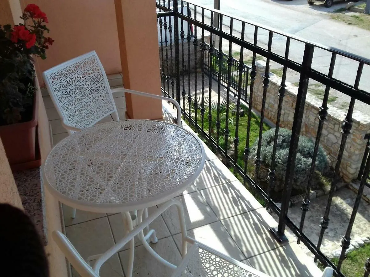Studio Apartment Nina Pula